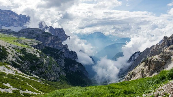 L'Ascension des nuages ​​: Survoler le Mont Blanc